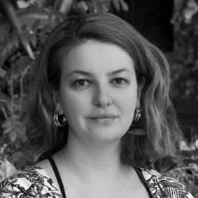 Ezgi headshot
